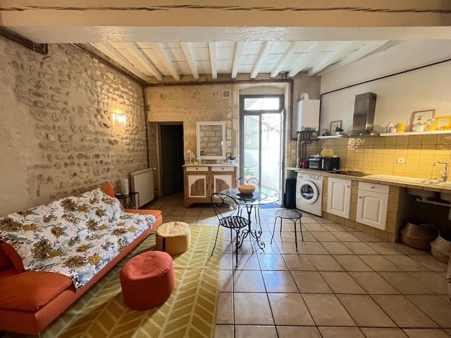 "La Maison Jaune" Arles Centre Terrasse المظهر الخارجي الصورة